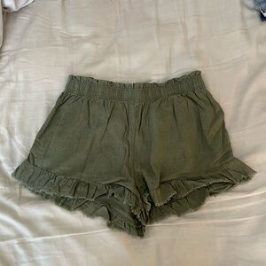 aerie olive green ruffle shorts☀️🌿